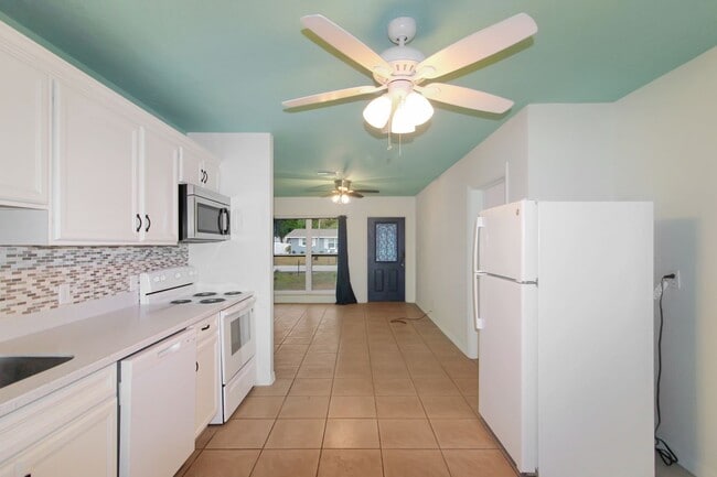 Building Photo - South Venice Annual Home for Rent