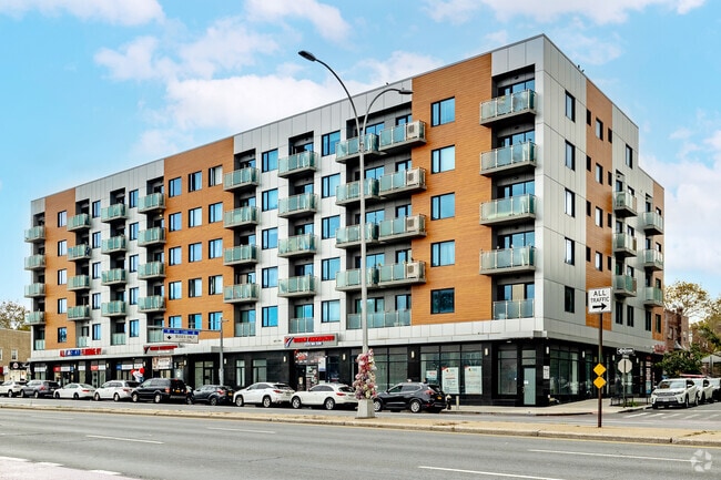 Building Photo - Rego Parc