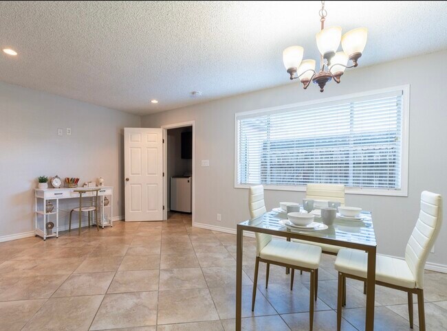 Foto del edificio - 11002 Hammerly Blvd