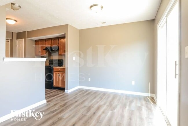 Foto del edificio - 3625 Dayflower Way