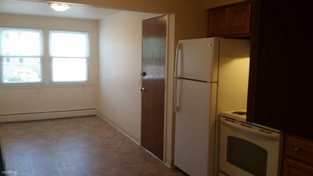 Building Photo - 114 Harcourt Ave