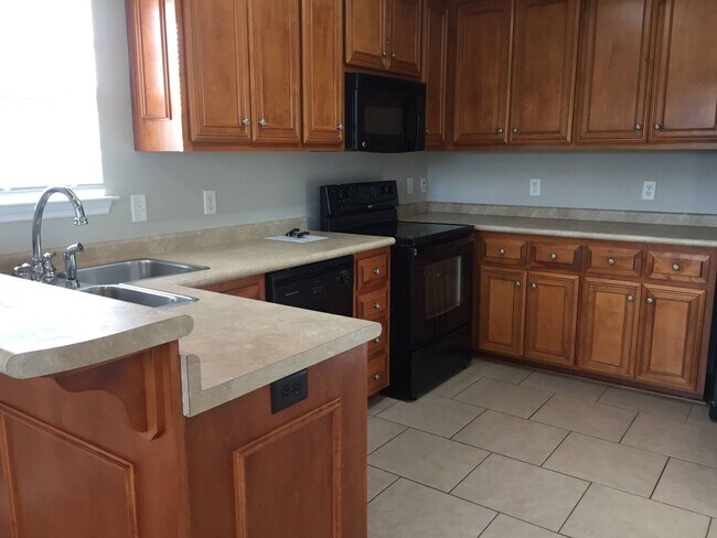 Building Photo - Charming 3BR/2BA Home with Open Split Floor Plan in Druid Oaks