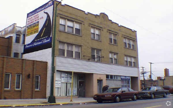 Foto del edificio - 6330-6334 N California Ave