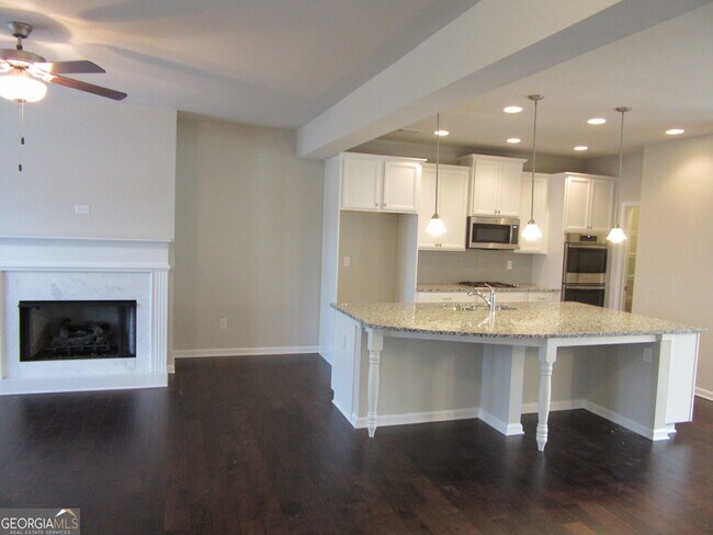 Foto del edificio - 2660 Village Pl Dr