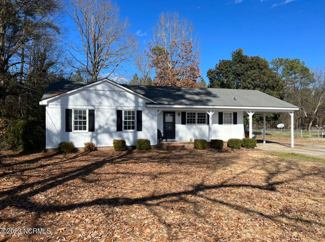 3825 Longleaf Dr NE, Elm City, NC 27822 House Rental in Elm City, NC