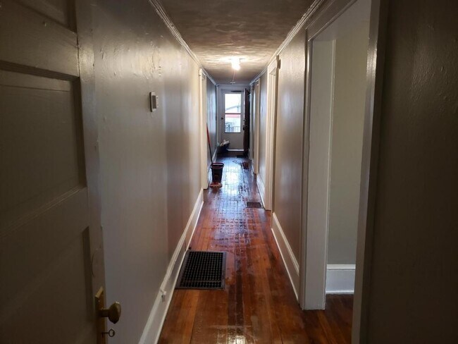 Foto del edificio - 330 Hillside St. Apt #3