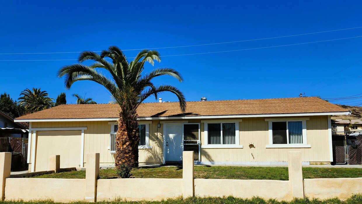 Foto principal - Rural Single Story 3BD, 2BA Lake Elsinore ...