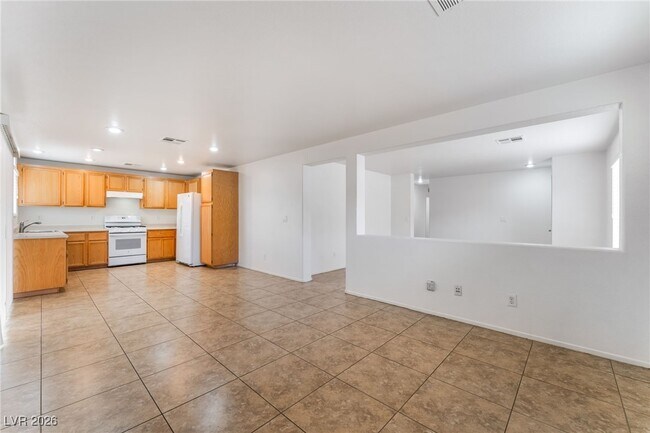 Building Photo - 10667 April Rose Ct