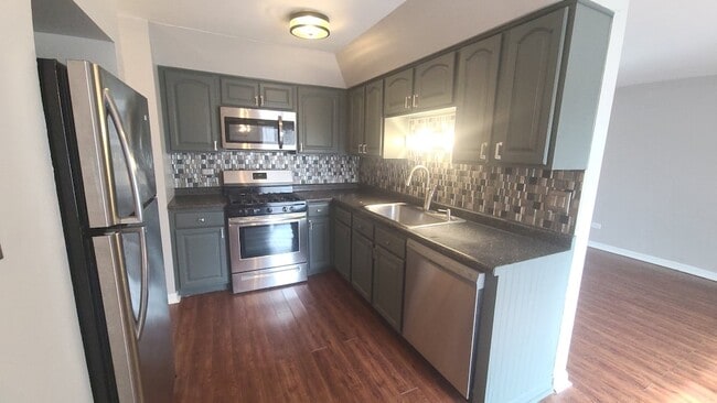 Building Photo - 5739 W 129th St