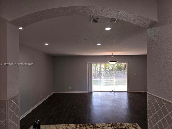 Foto del edificio - 6132 Southard St