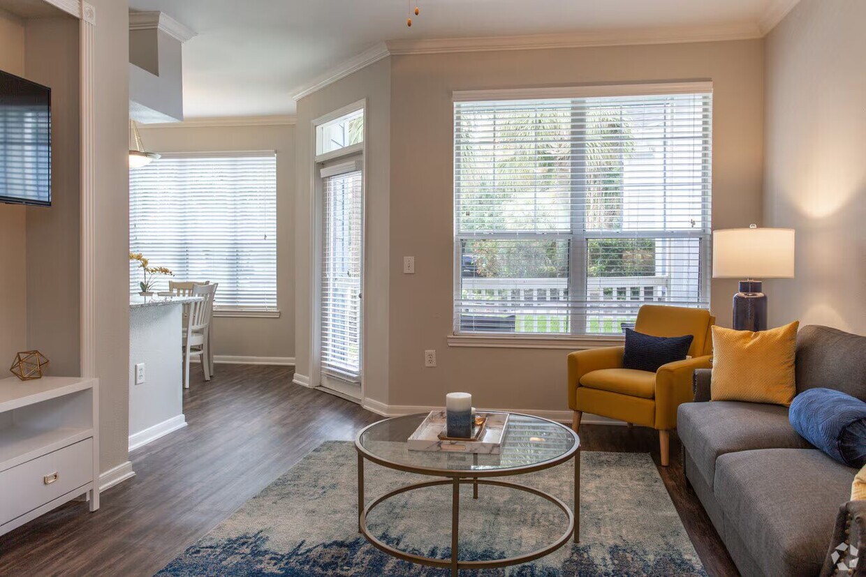 Primary Photo - Luxury Living + $1,000 Off!