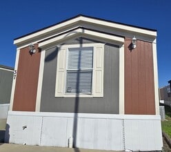 Building Photo - 1120 N Vista Dr