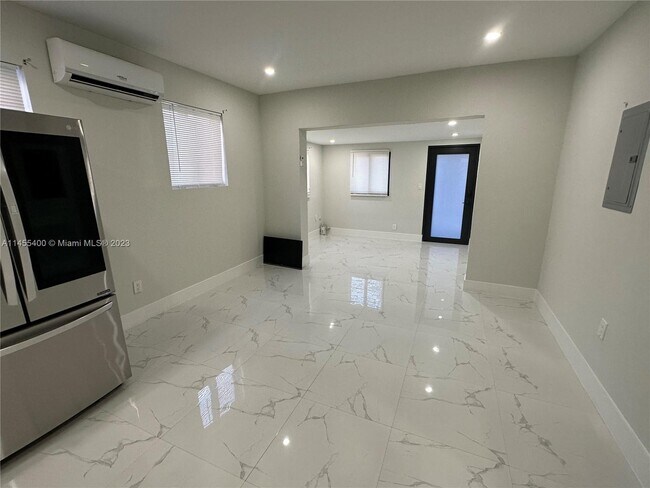 Foto del edificio - 1301 NW 99th St