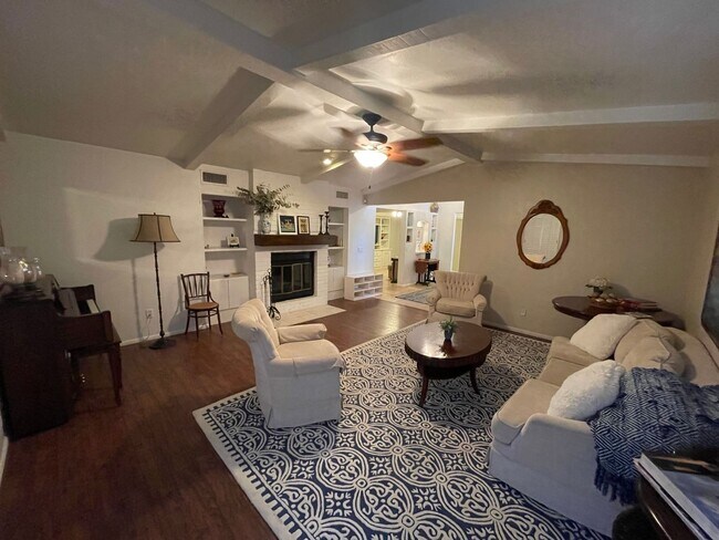 Foto del edificio - Fully Furnished Solar Home near Hospital!