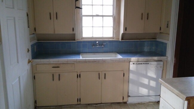 Building Photo - 5323 Bienville Ave