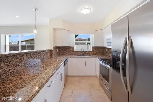 Foto del edificio - 3 br, 2 bath House - 4870 NE 18th Ter