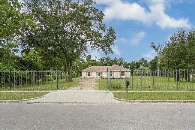 Foto del edificio - 5627 Knox St