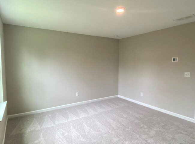 Building Photo - 4627 Waxwing St