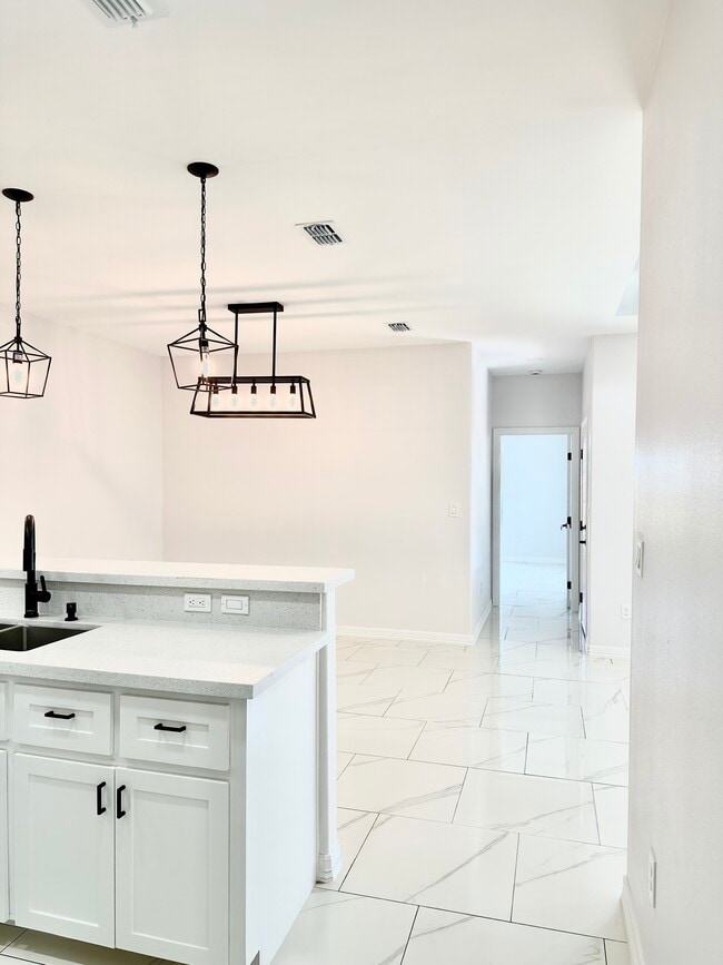 Foto del edificio - 1006 Escondido Ln E