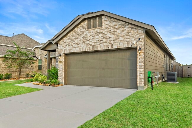 Building Photo - 10419 Astor Pt Trl