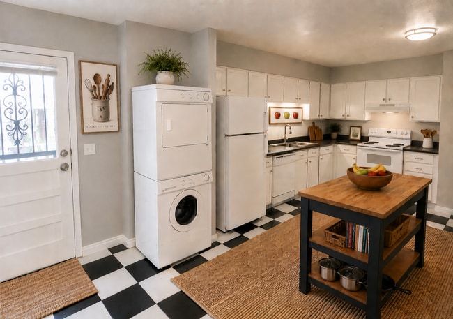 Building Photo - Bright & Beautiful 2-bedroom 1 Bath Across Berkeley Park and Lake