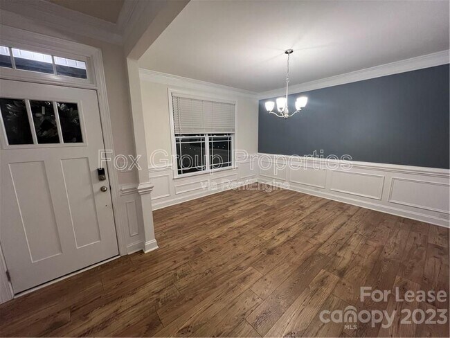 Foto del edificio - 345 Preston Rd