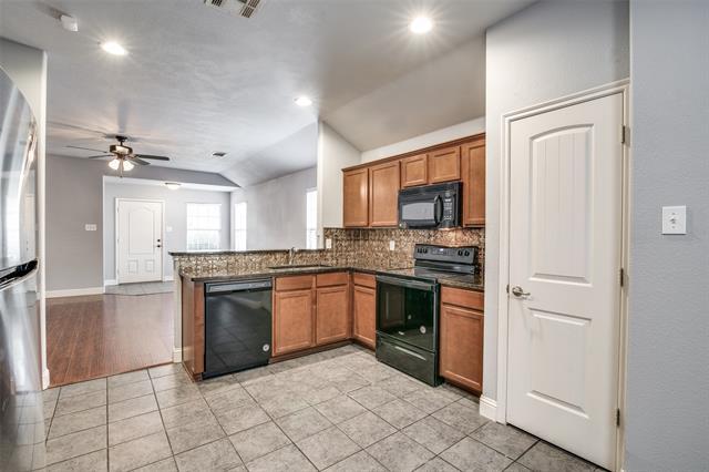 Building Photo - 1300 Silver Maple Ln