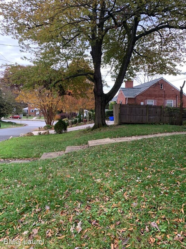 Foto del edificio - 2 br, 1 bath House - 8002 Barron Street