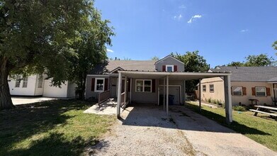 Building Photo - 208 W Ercoupe Dr