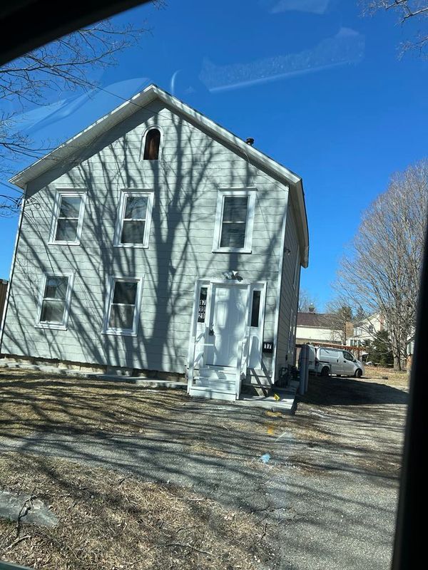 Building Photo - 17 Chamberlain Ave
