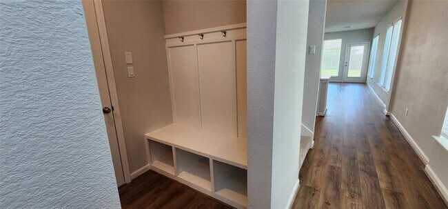 Building Photo - 112 Los Olives Ln