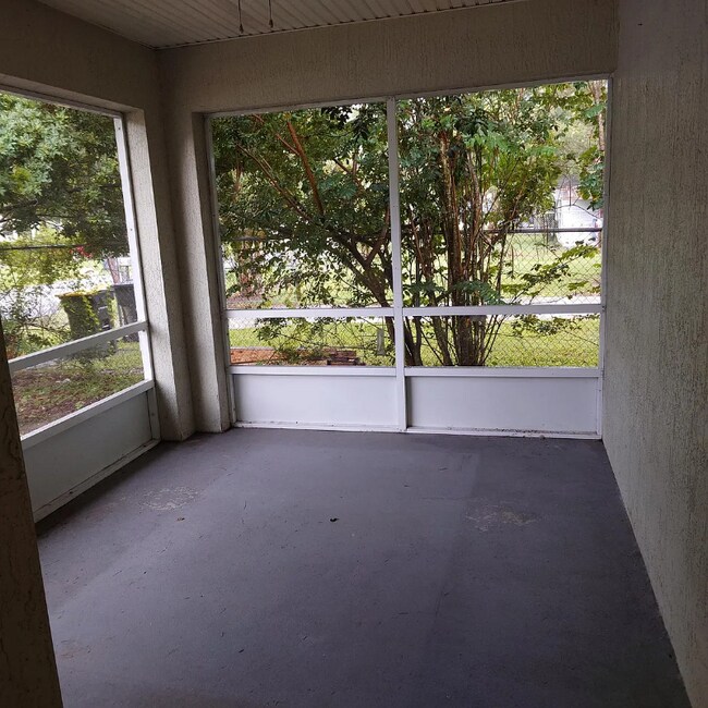 Foto del edificio - 917 Jensen Ave