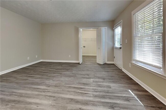 Foto del edificio - 204 Leighs Grove Ct