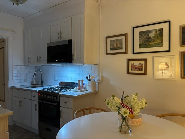 Foto del edificio - 118 Riverway St