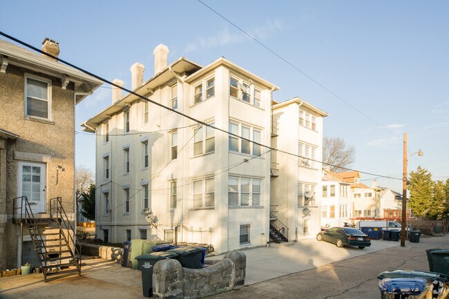 Building Photo - 832 Rittenhouse St NW
