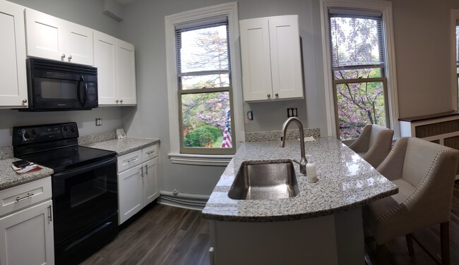 Building Photo - 245 E Church St