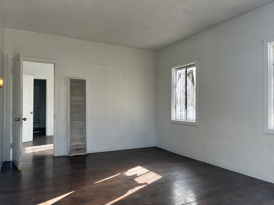 Building Photo - 12908 S Thorson Ave