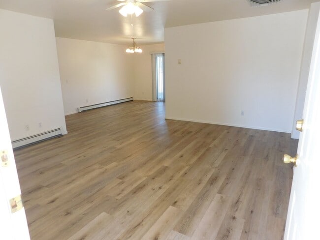 Building Photo - 424 Pendleton Street