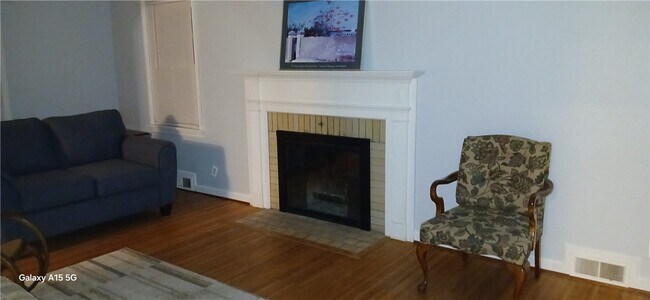 Foto del edificio - 183 Thorncliffe Dr