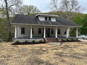 Building Photo - 515 Hamburg Turnpike