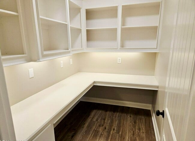 Foto del edificio - 119 Hemlock Ln