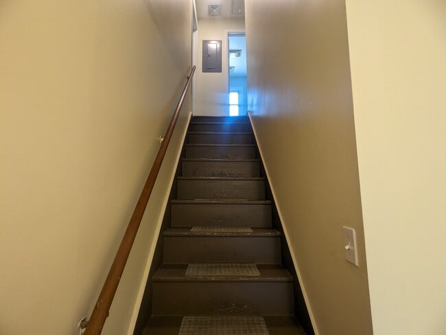 Building Photo - 809 Gage St