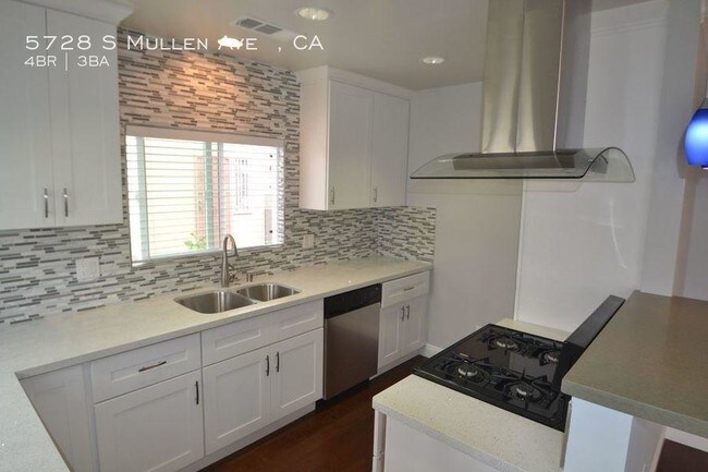Building Photo - 4 bedroom in Los Angeles 90043