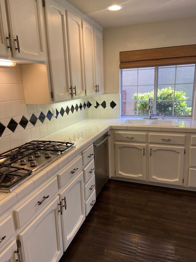 Building Photo - American River Canyon Folsom - 3 Bdrm, 3 Bath in gated community