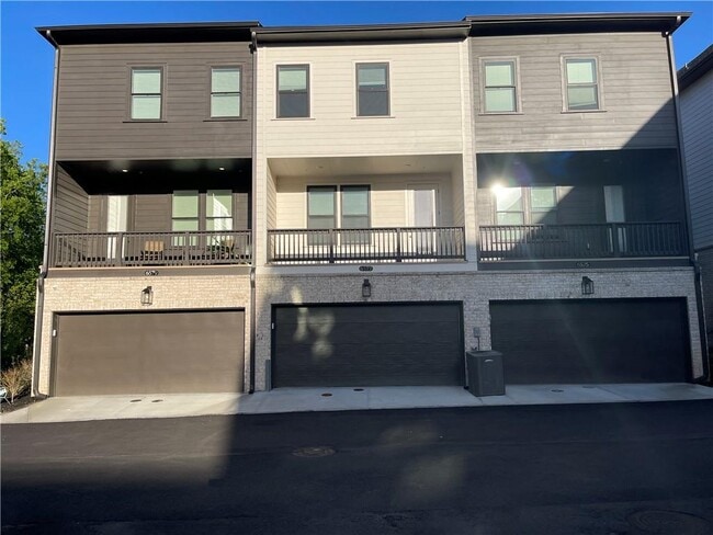 Building Photo - 6577 Beacon Dr