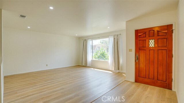 Building Photo - 452 E Cypress Ave