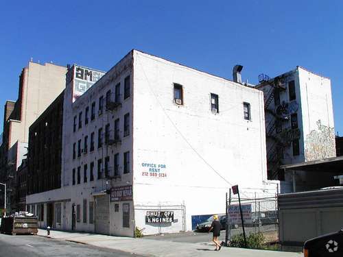 Building Photo - 517-525 W 45th St