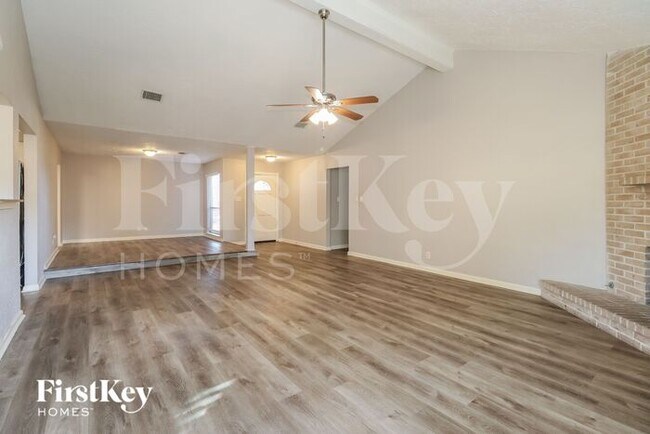 Foto del edificio - 5314 Dove Forest Lane