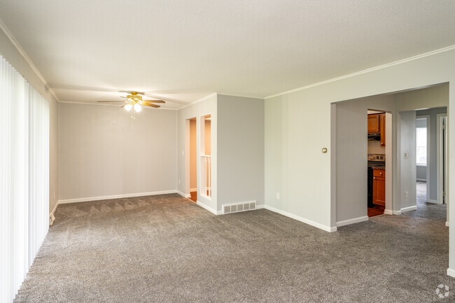 2BR, 1.5BA - 1055SF - Dining and Living Area - Fountainview East Apartments