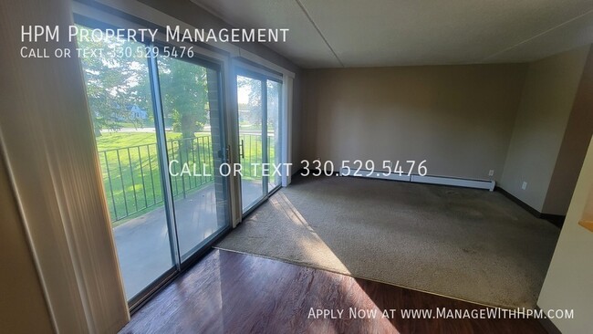 Building Photo - 717 E Waterloo Rd